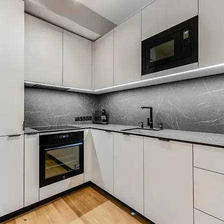 15 Korruse Premium Katusekorter Apartment *